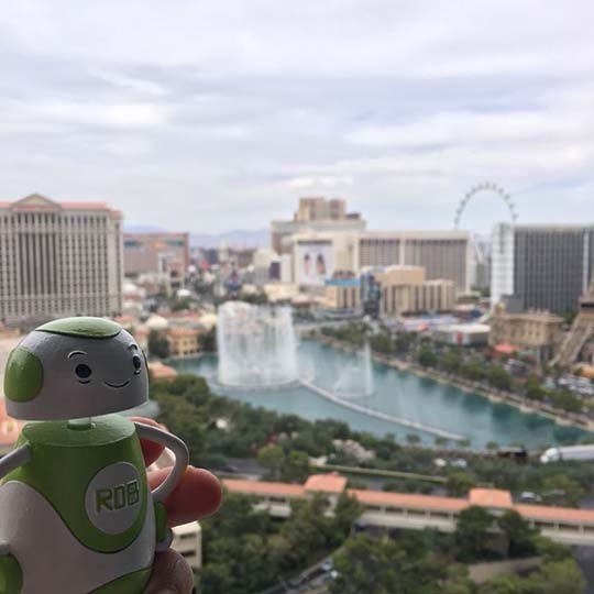 Rob Sparke - Watching the Bellagio Fountains while I prep for #Realcomm20. Looking forward to a great event. #whereisrobsparke